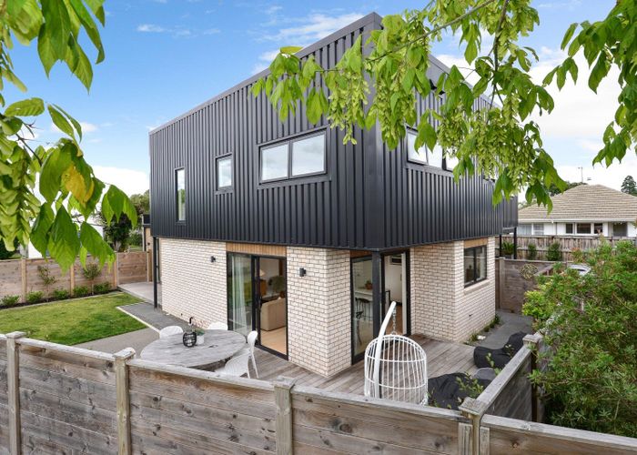  at 2B Martin Street, Fairfield, Hamilton