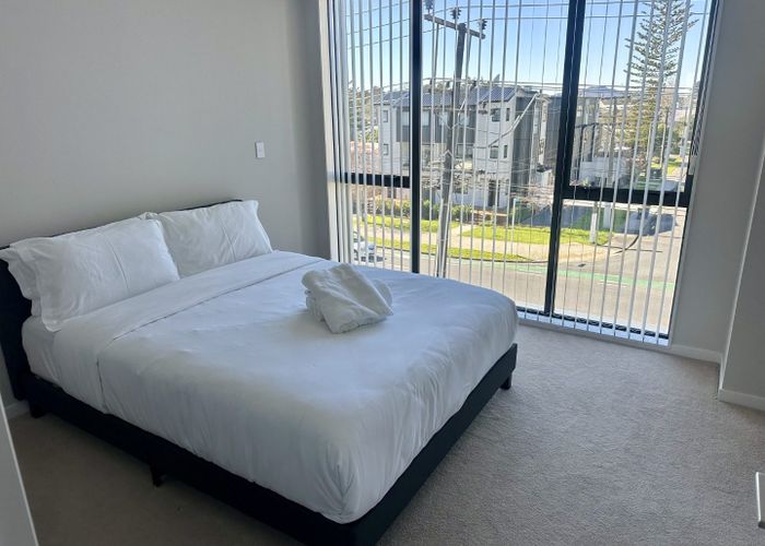  at 5/218 Lake Road, Northcote, North Shore City, Auckland