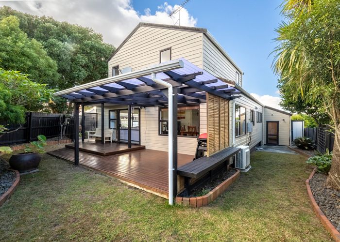  at 25B Channing Crescent, Botany Downs, Manukau City, Auckland