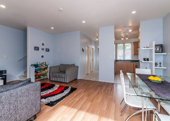  at 3/36 Fields Parade, Oteha, Auckland