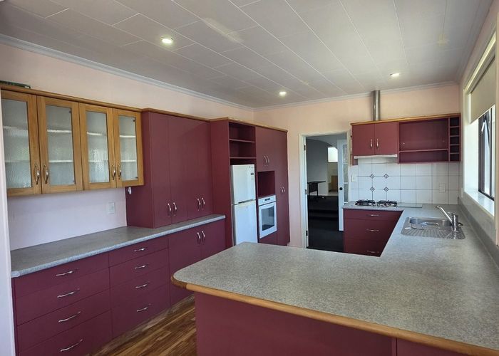  at 7 Poplar Grove, Whalers Gate, New Plymouth, Taranaki