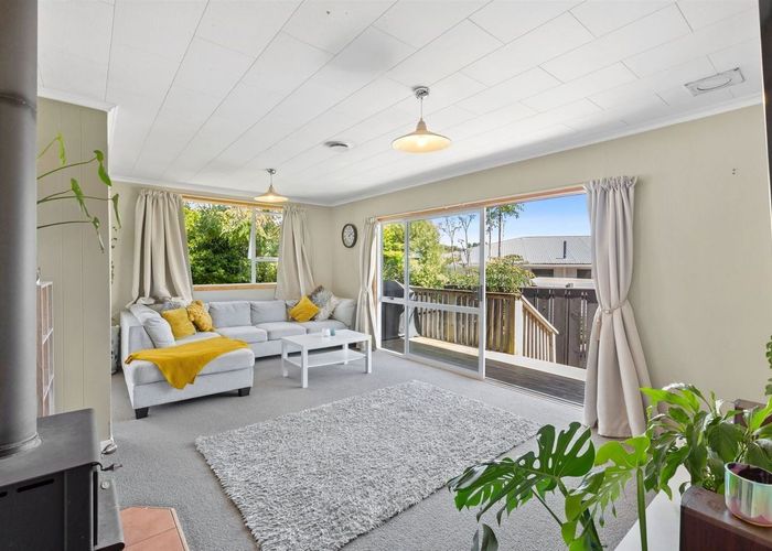  at 42 Cumberland Street, Merrilands, New Plymouth, Taranaki