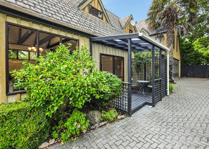  at 4 Cascade Place, Sumner, Christchurch