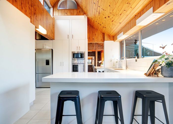  at 10 Caithness Place, Farm Cove, Manukau City, Auckland