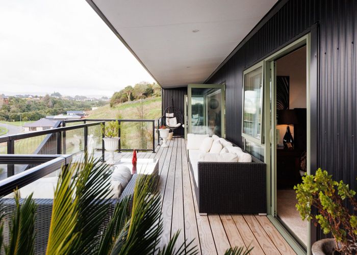  at 121 Cashmere Drive, Fitzherbert, Palmerston North, Manawatu / Whanganui