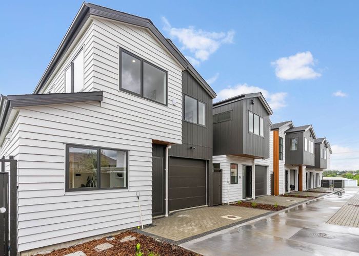  at Lot 2/118 Chivalry Road, Glenfield, North Shore City, Auckland