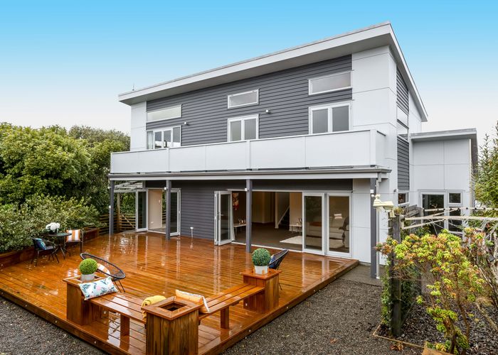  at 7 Willow Place, Whalers Gate, New Plymouth