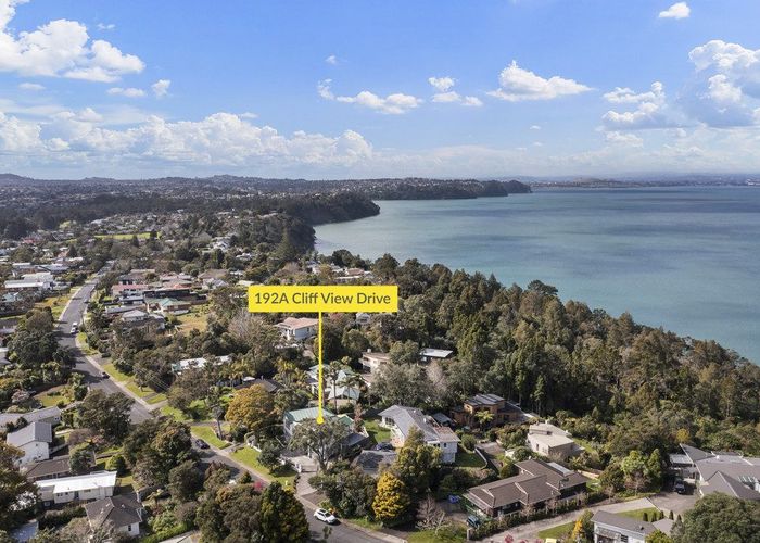  at 192A Cliff View Drive, Green Bay, Auckland