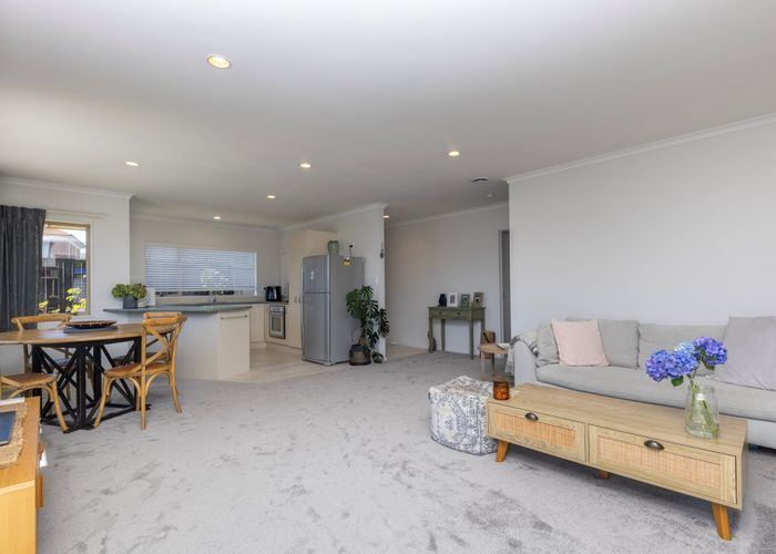  at 9 Ulster Road, Blockhouse Bay, Auckland