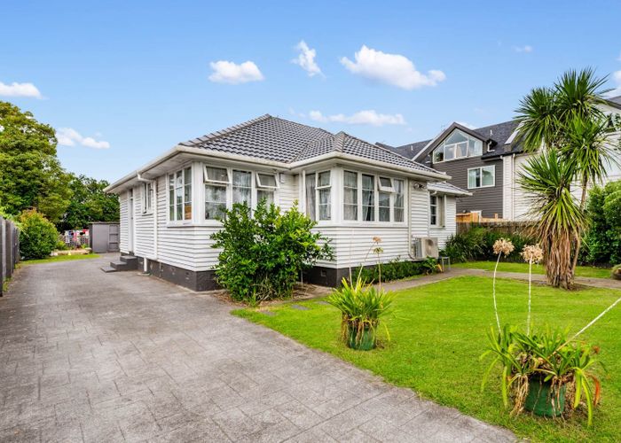  at 34 Kawiti Avenue, Point England, Auckland