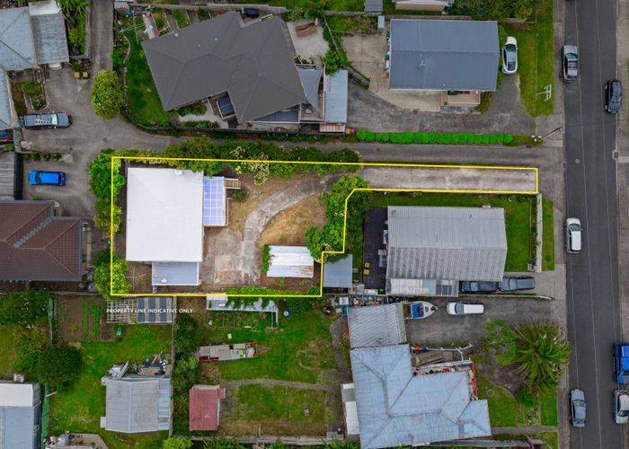  at 8 Marewa Street, Te Atatu South, Waitakere City, Auckland