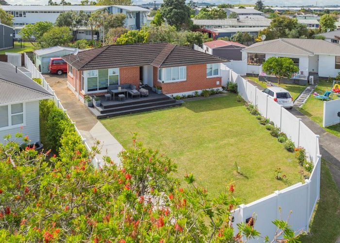 at 14 Mangos Place, Pakuranga, Manukau City, Auckland