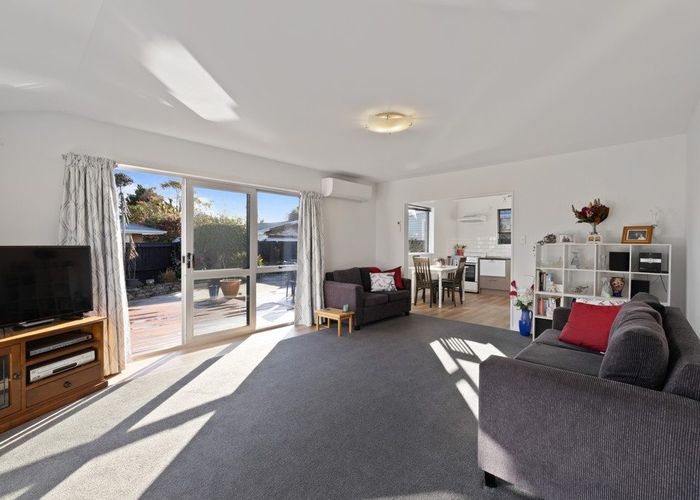  at 2/31 Beckford Road, Saint Martins, Christchurch