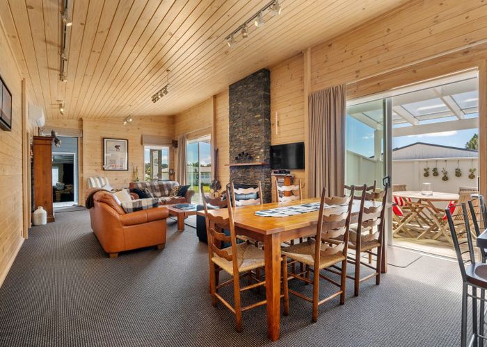  at 32 Mackenzie Street, WAIMARINO, OWHANGO