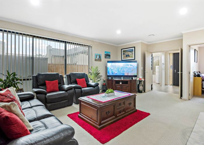 at 17 Durbin Court, Greenhithe, Auckland