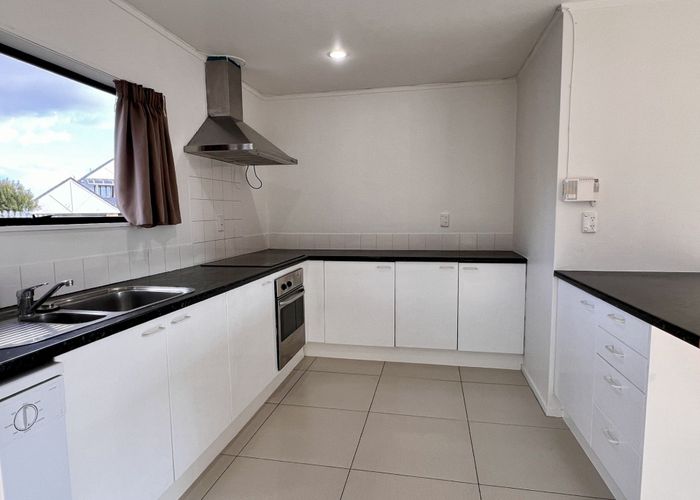  at 8A Eske Place, Highland Park, Highland Park, Manukau City, Auckland
