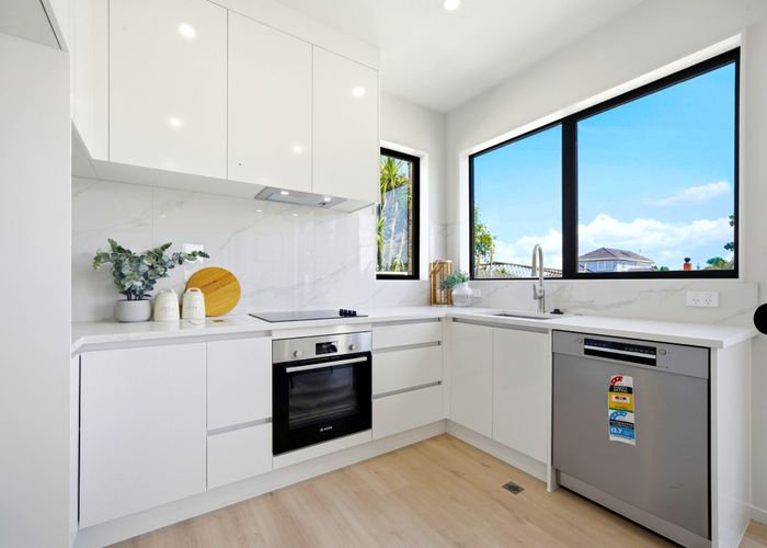  at 1/2 Coronation Street, Belmont, North Shore City, Auckland