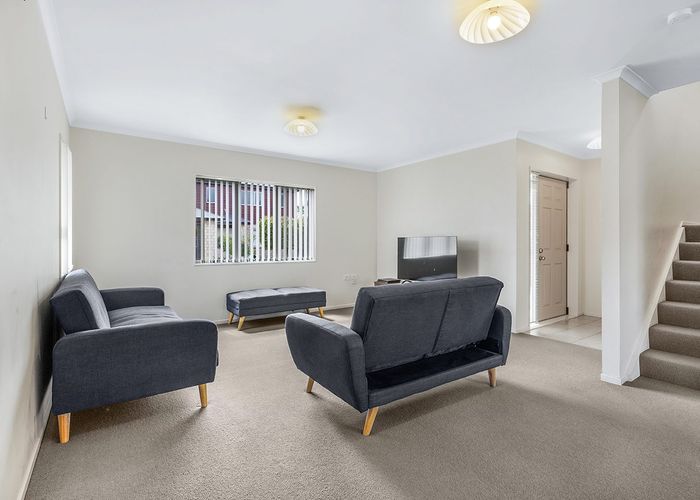  at 43 Gordon Davies Lane, Huntington, Hamilton