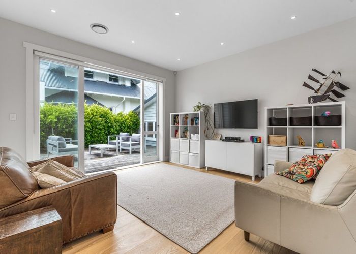  at 136 Queen Street, Northcote Point, North Shore City, Auckland