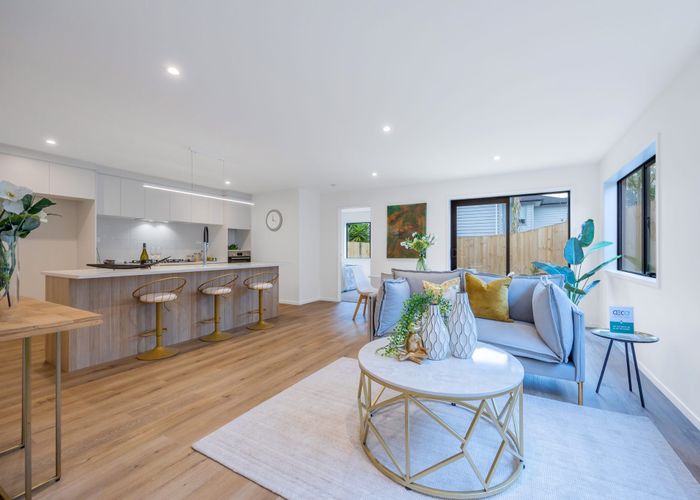  at 2/5 Marsh Avenue, Forrest Hill, North Shore City, Auckland