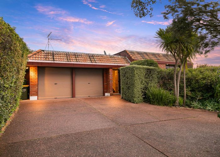  at 1/330 Beach Road, Campbells Bay, Auckland