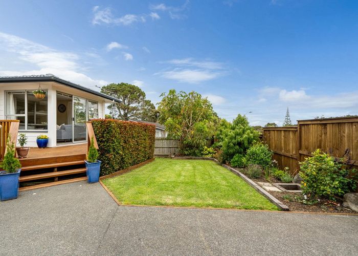  at 44 Gladys Avenue, Glenfield, Auckland