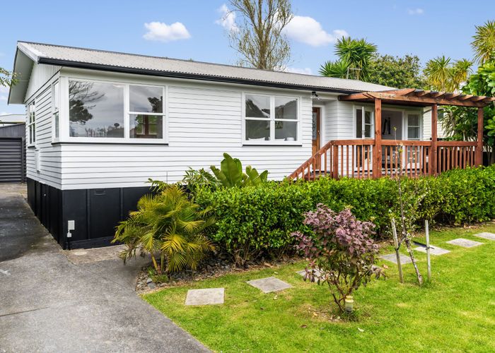  at 14 Justin Place, Te Atatu Peninsula, Auckland