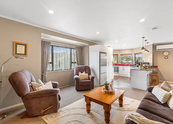  at 10 West Ridge Drive, Western Heights, Hamilton