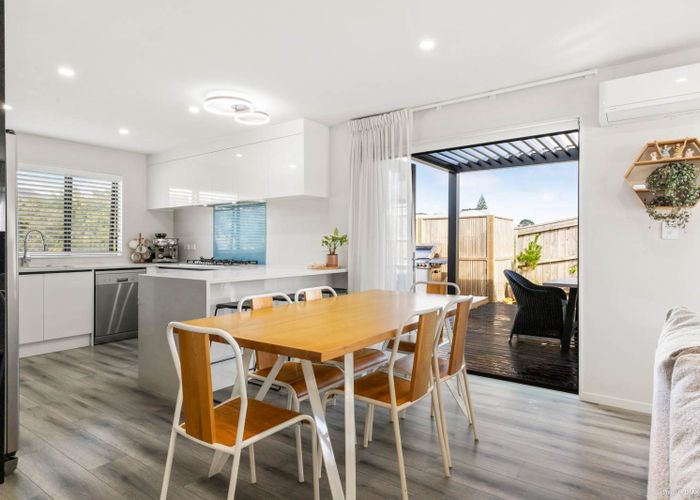  at 11 Tahuna Minhinnick Drive, Glenbrook, Glenbrook