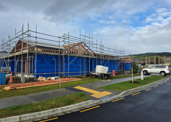  at 3 Mataikokako  Loop, Kawakawa Bay, Manukau City, Auckland