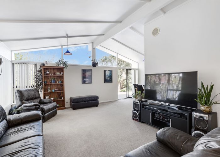  at 64 Tamahere Drive, Glenfield, Auckland