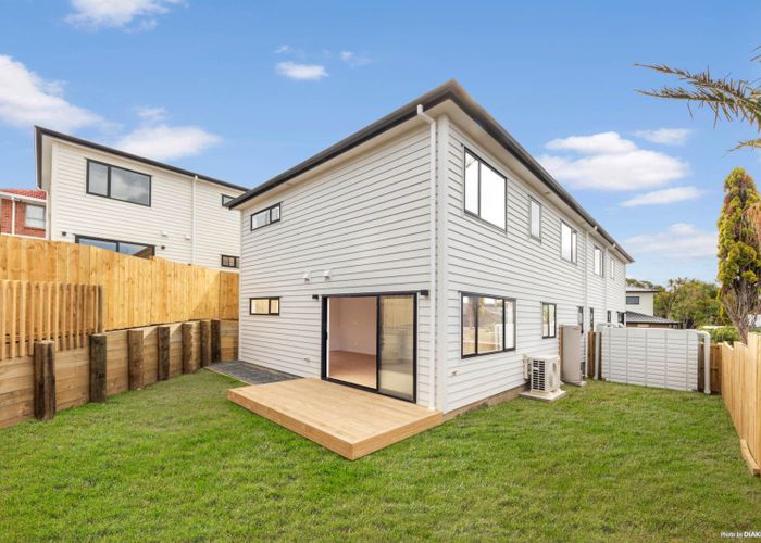  at 4237A Great North Road, Glendene, Auckland
