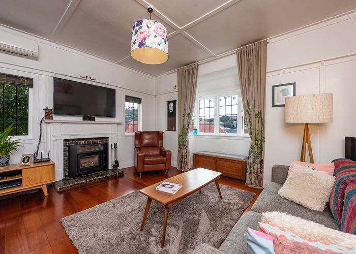  at 3 Farm Road, Northland, Wellington