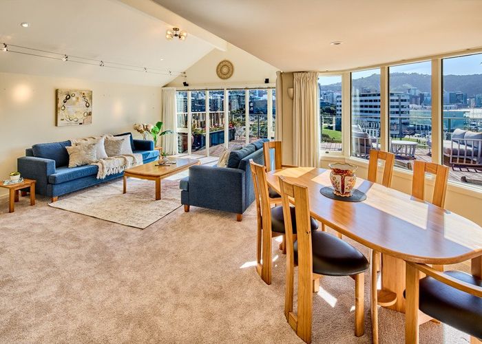  at 63 Roxburgh Street, Mount Victoria, Wellington