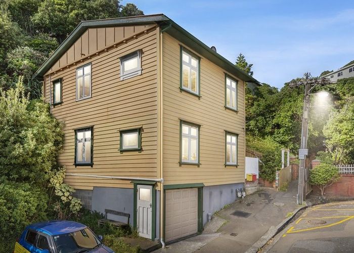  at 3A Linwood Way, Island Bay, Wellington