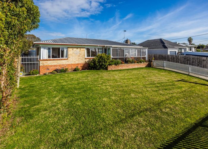  at 15 Fields Road, Manurewa, Manukau City, Auckland