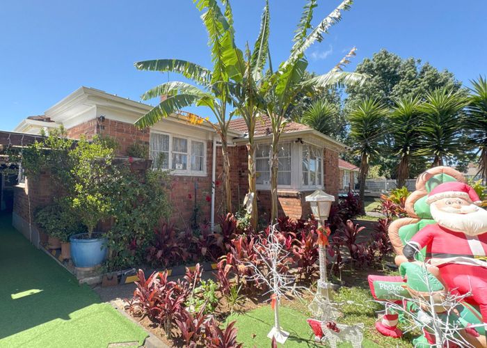  at 28 Ropata Av, Point England, Auckland City, Auckland