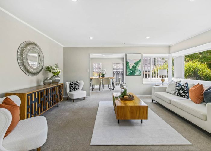  at 7 Bampton Rise, Northpark, Auckland