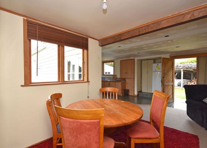  at 27 Rimu Road, Kennington