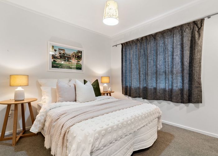  at 2/7 Eskdale Road, Birkdale, North Shore City, Auckland