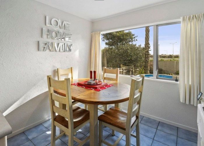  at 2 Garfield Road, Helensville, Rodney, Auckland