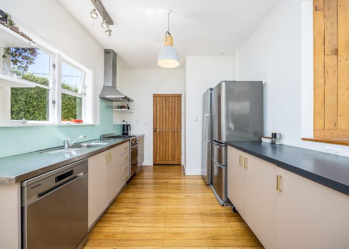  at 2/192 Queen Street, Northcote Point, North Shore City, Auckland