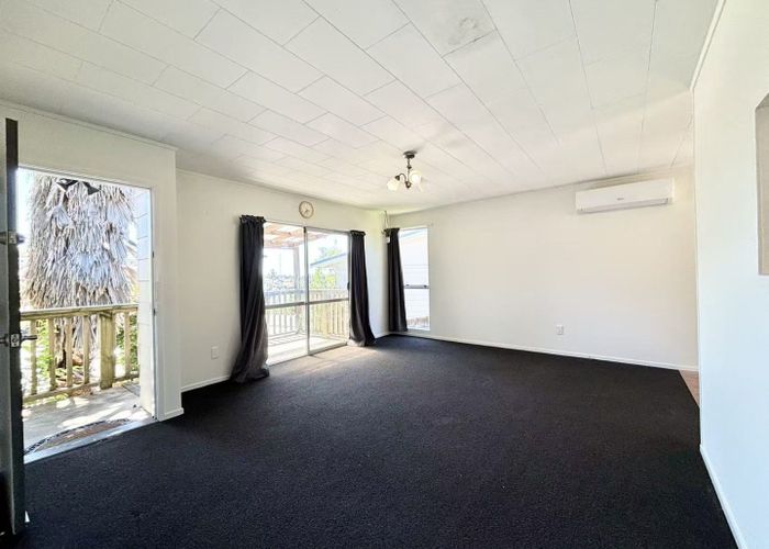  at 10 Glenfinn Place, Massey, Waitakere City, Auckland