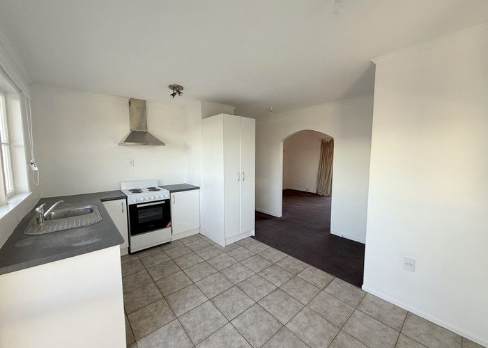  at 586 East Coast Road, Pinehill, North Shore City, Auckland