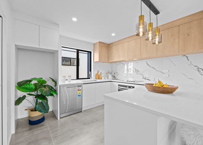  at 6 Robertson Road, Ranui, Waitakere City, Auckland