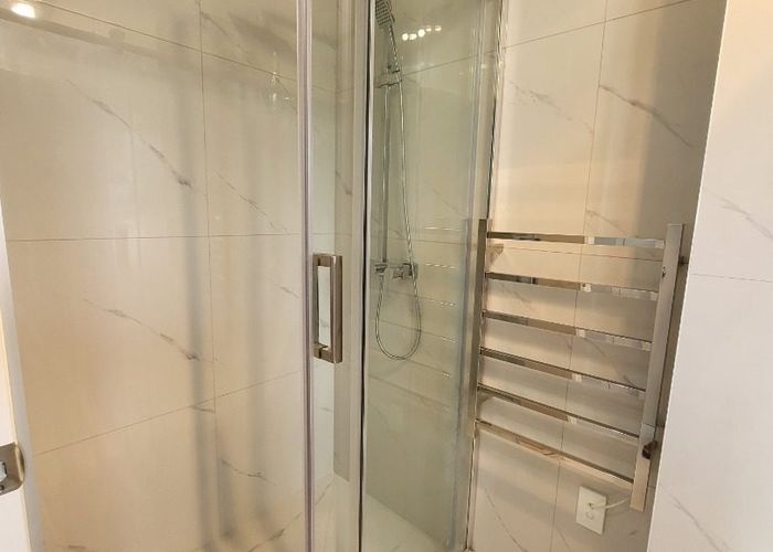  at 2/19 Kapiti Place, Sunnynook, North Shore City, Auckland