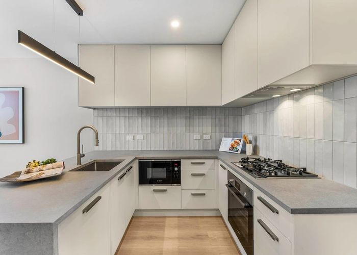  at 1/6 Waiohua Road, Greenlane, Auckland City, Auckland