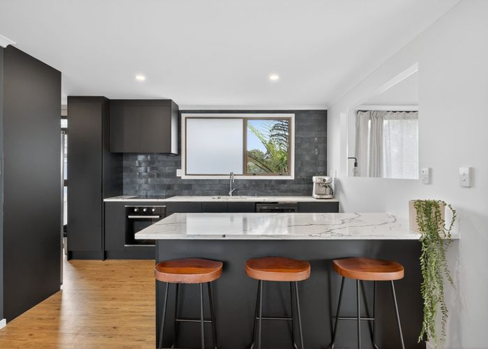  at 37 Botany Road, Botany Downs, Manukau City, Auckland