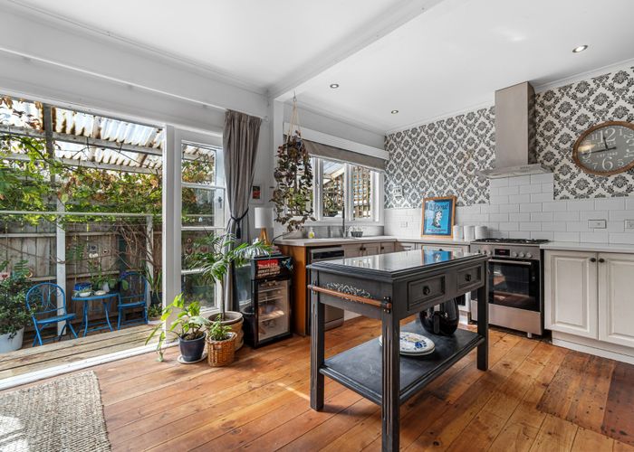  at 92 Wellington Street, Hamilton East, Hamilton, Waikato