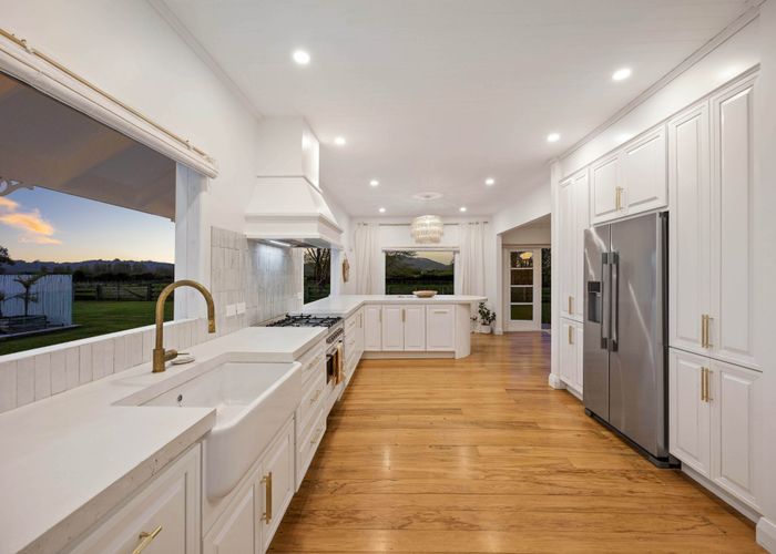  at 161 Monument Road, Clevedon, Clevedon